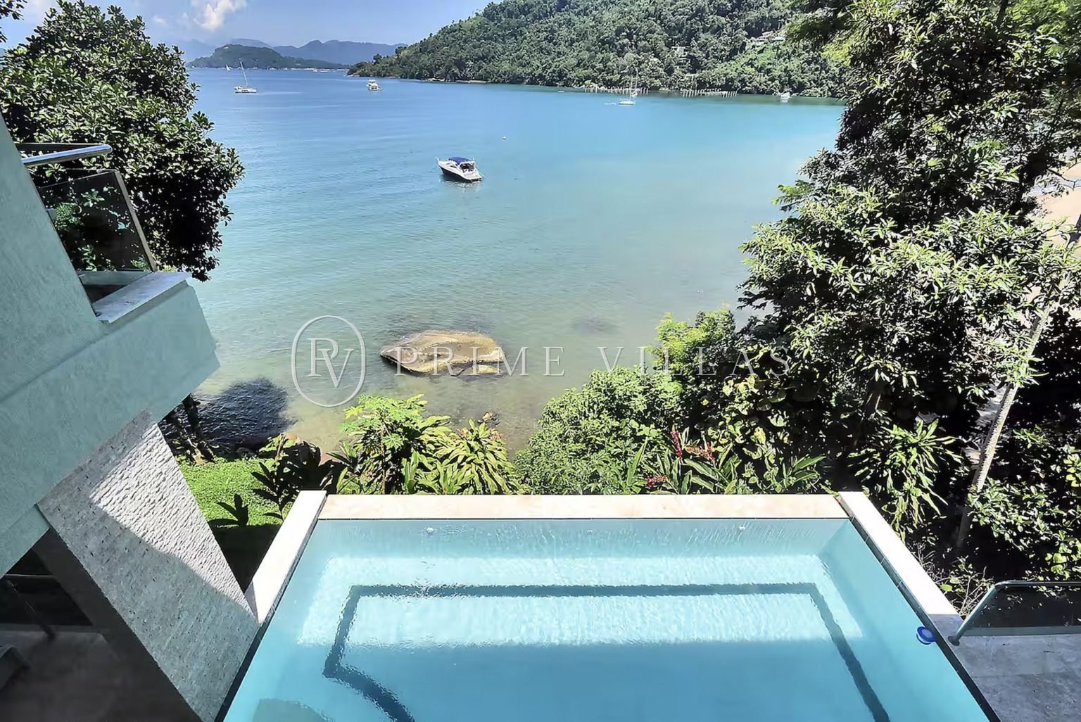 Mansão frente mar em Angra dos Reis