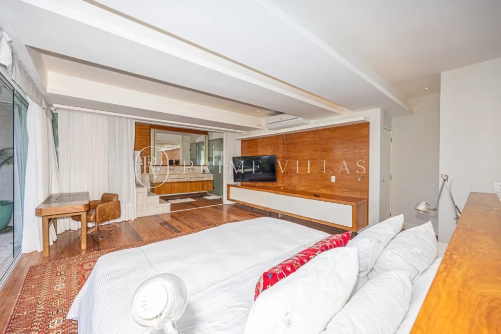 Cama